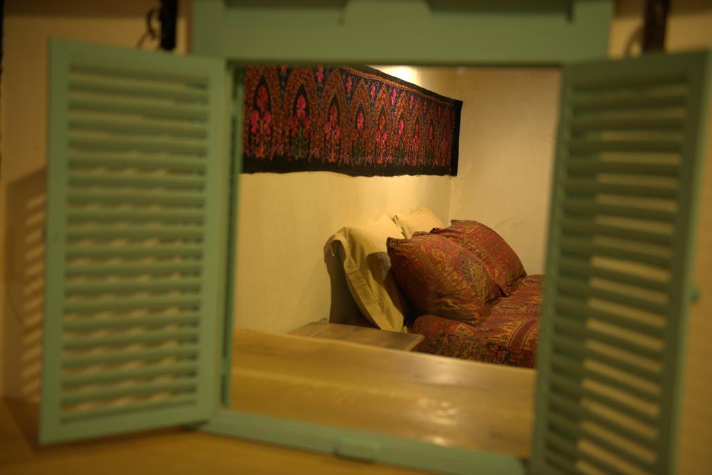 The Well Inn Beersheba Ruang foto