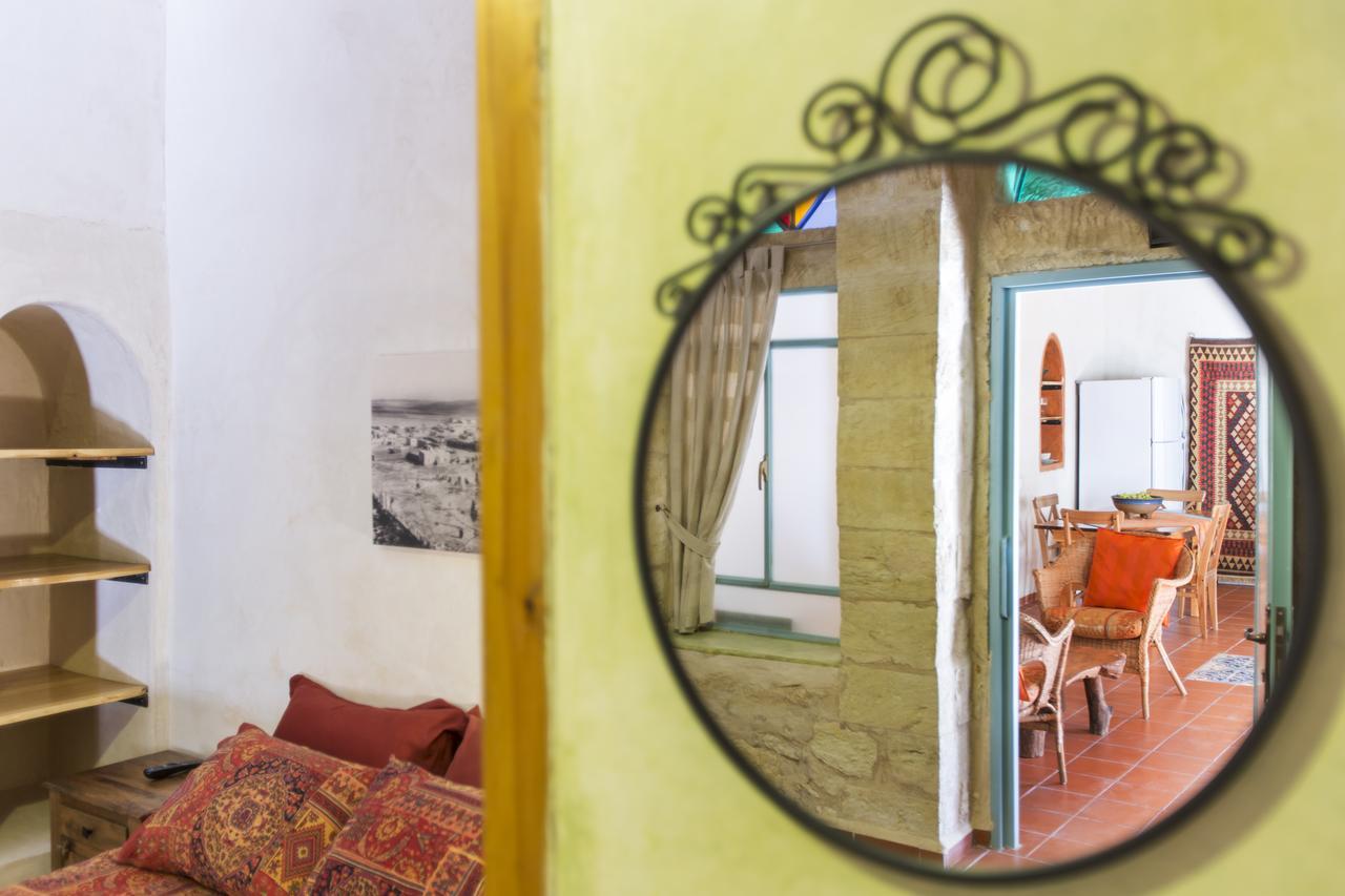 The Well Inn Beersheba Bagian luar foto